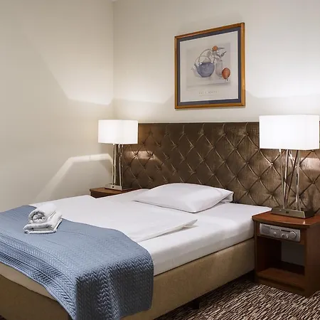 Hotel Gryf 2*