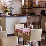 Gryf Hotel 2*